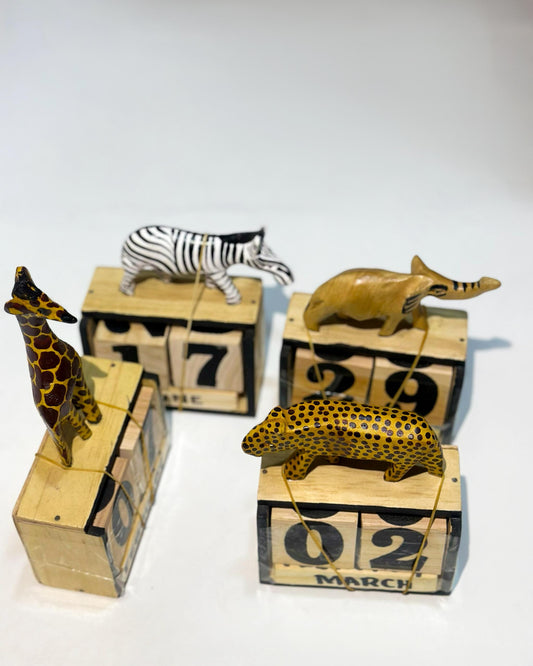 Wooden desk calender