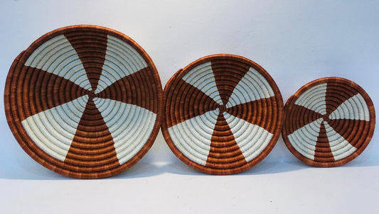 Deep brown fruit baskets/ Ebibbo